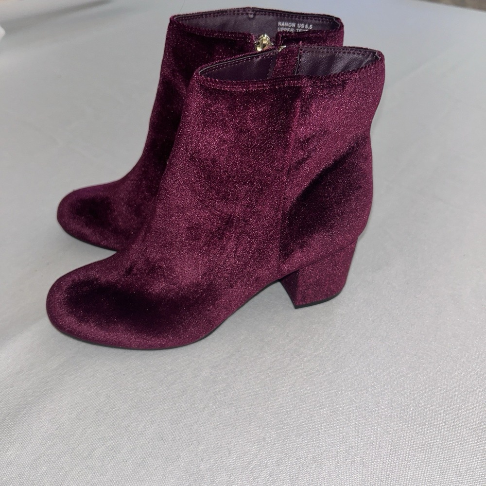 Rebel by Zigi Burgundy Velvet Ankle Boots Block Heel Side‎ Zip Women US 6.5